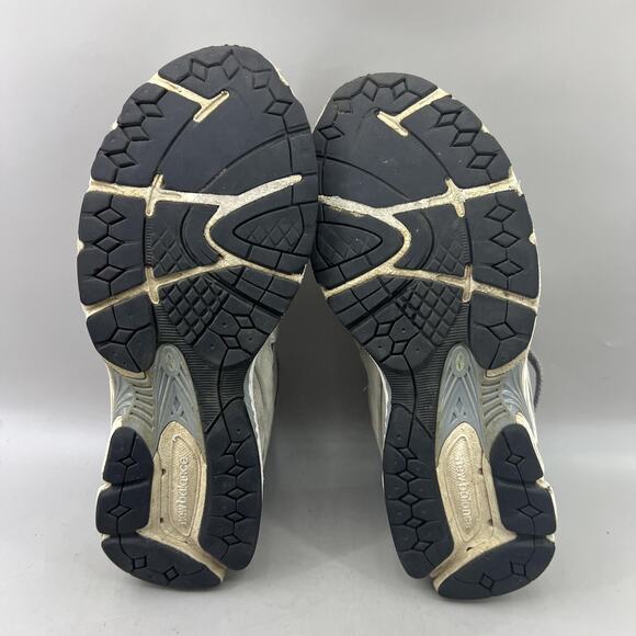 New Balance 2002R Running Shoes Men Size 8.5 D Gray Suede Mesh Comfort Sneakers - Picture 7 of 13